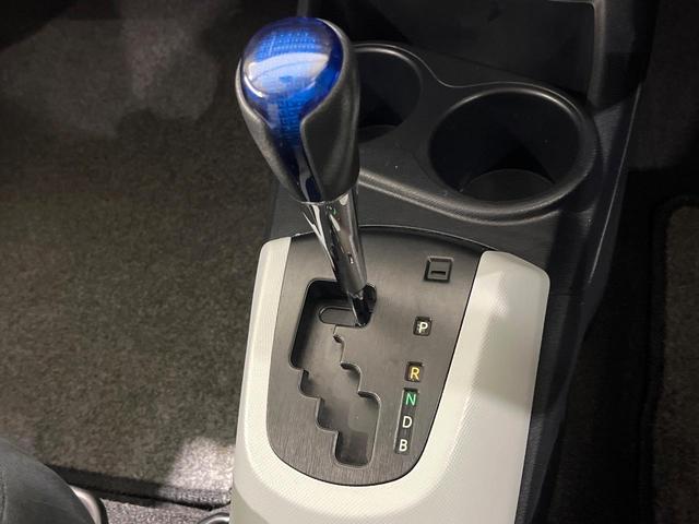 アクア Ｓ　禁煙車　純正ナビ　地デジ　Ｂｌｕｅｔｏｏｔｈ再生　オートエアコン　オートライト　スマートキー　プッシュスタート　スペアタイヤ　ドラレコ（25枚目）