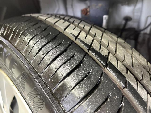 アクア Ｓ　禁煙車　純正ナビ　地デジ　Ｂｌｕｅｔｏｏｔｈ再生　オートエアコン　オートライト　スマートキー　プッシュスタート　スペアタイヤ　ドラレコ（44枚目）