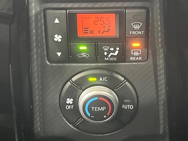 コペン GR スポーツ 禁煙車 MT車 SDナビ シートヒーター Bluetooth フルセグTV スマートキー オートエアコン LEDヘッド&フォグ BBS製16インチAW MOMO製革巻きステアリングホイール(6枚目)