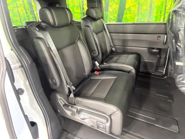 ステップワゴン ｅ：ＨＥＶスパーダ　登録済未使用車　衝突被害軽減システム　両側電動スライドドア　１１．４インチ純正ナビ　レーダークルーズ　電動リアゲート　バックカメラ　ハーフレザーシート　スマートキー　ＬＥＤヘッド　シートヒーター（9枚目）