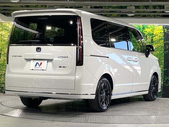 ステップワゴン ｅ：ＨＥＶスパーダ　登録済未使用車　衝突被害軽減システム　両側電動スライドドア　１１．４インチ純正ナビ　レーダークルーズ　電動リアゲート　バックカメラ　ハーフレザーシート　スマートキー　ＬＥＤヘッド　シートヒーター（18枚目）