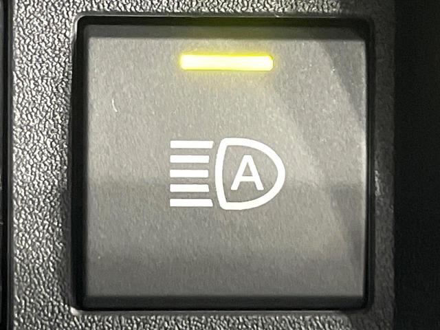 シエンタ ハイブリッドＸ　登録済未使用車　衝突軽減　レーダークルーズ　電動スライドドア　スマートキー　ＬＥＤヘッドライト　オートハイビーム　オートエアコン　オートライト　電動格納ドアミラー　バニティミラー（5枚目）