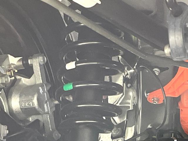 シエンタ ハイブリッドＸ　登録済未使用車　衝突軽減　レーダークルーズ　電動スライドドア　スマートキー　ＬＥＤヘッドライト　オートハイビーム　オートエアコン　オートライト　電動格納ドアミラー　バニティミラー（21枚目）