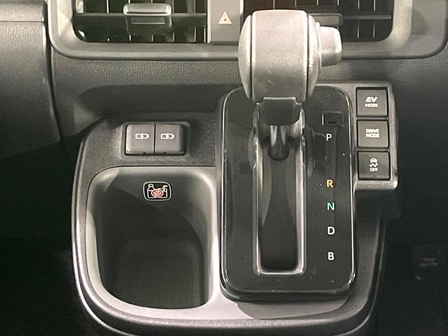 シエンタ ハイブリッドＸ　登録済未使用車　衝突軽減　レーダークルーズ　電動スライドドア　スマートキー　ＬＥＤヘッドライト　オートハイビーム　オートエアコン　オートライト　電動格納ドアミラー　バニティミラー（24枚目）