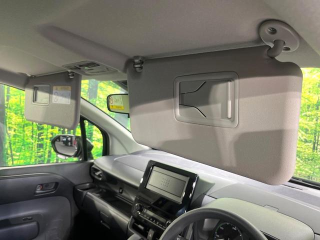 シエンタ ハイブリッドＸ　登録済未使用車　衝突軽減　レーダークルーズ　電動スライドドア　スマートキー　ＬＥＤヘッドライト　オートハイビーム　オートエアコン　オートライト　電動格納ドアミラー　バニティミラー（32枚目）