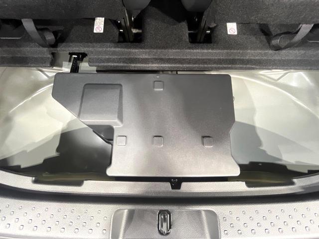 シエンタ ハイブリッドＸ　登録済未使用車　衝突軽減　レーダークルーズ　電動スライドドア　スマートキー　ＬＥＤヘッドライト　オートハイビーム　オートエアコン　オートライト　電動格納ドアミラー　バニティミラー（36枚目）