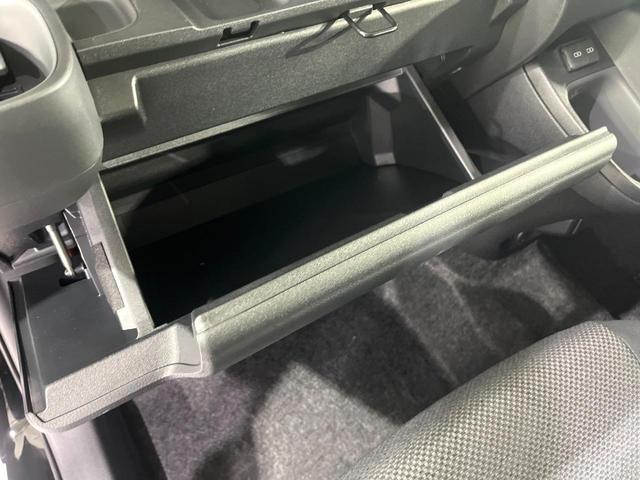 シエンタ ハイブリッドＸ　登録済未使用車　衝突軽減　レーダークルーズ　電動スライドドア　スマートキー　ＬＥＤヘッドライト　オートハイビーム　オートエアコン　オートライト　電動格納ドアミラー　バニティミラー（37枚目）