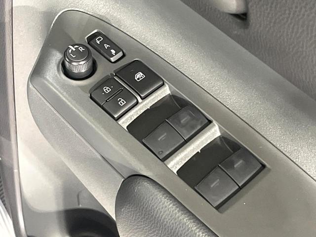 シエンタ ハイブリッドＸ　登録済未使用車　衝突軽減　レーダークルーズ　電動スライドドア　スマートキー　ＬＥＤヘッドライト　オートハイビーム　オートエアコン　オートライト　電動格納ドアミラー　バニティミラー（38枚目）