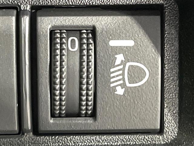 シエンタ ハイブリッドＸ　登録済未使用車　衝突軽減　レーダークルーズ　電動スライドドア　スマートキー　ＬＥＤヘッドライト　オートハイビーム　オートエアコン　オートライト　電動格納ドアミラー　バニティミラー（39枚目）