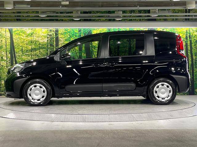 シエンタ ハイブリッドＸ　登録済未使用車　衝突軽減　レーダークルーズ　電動スライドドア　スマートキー　ＬＥＤヘッドライト　オートハイビーム　オートエアコン　オートライト　電動格納ドアミラー　バニティミラー（42枚目）