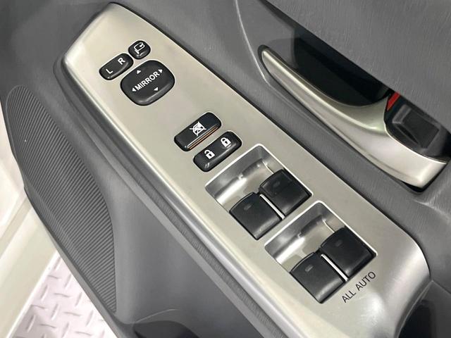 プリウスアルファ Ｓツーリングセレクション　禁煙車　純正ＳＤナビ　ＥＴＣ　オートライト　スマートキー　ＬＥＤヘッドライト　オートエアコン　純正１７インチアルミホイール　ヘッドライトウォッシャー　シートリフタ　Ｂｌｕｅｔｏｏｔｈ　ＣＤ　ＤＶＤ再生（40枚目）