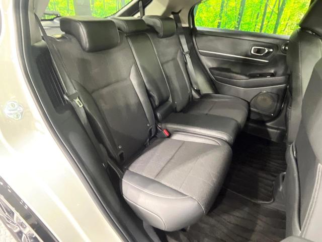 ヴェゼル ｅ：ＨＥＶ　Ｚ　禁煙車　ホンダセンシング　純正９型ナビ　全周囲カメラ　ブラインドスポット　電動リアゲート　シートヒーター　電動パーキングブレーキ　パドルシフト　ＥＴＣ　シーケンシャルターンランプ　コーナーセンサー（9枚目）