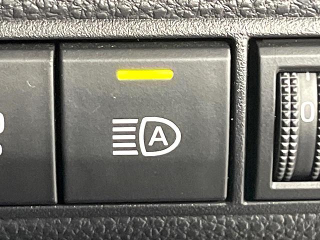 カローラツーリング ハイブリッド　ダブルバイビー　禁煙車　セーフティセンス　純正１０．５型ナビ　バックカメラ　前席シートヒーター　ＡＣ１００Ｖ電源　電動パーキングブレーキ　オートハイビーム　ＬＥＤライト　ＥＴＣ　純正１７インチＡＷ（22枚目）