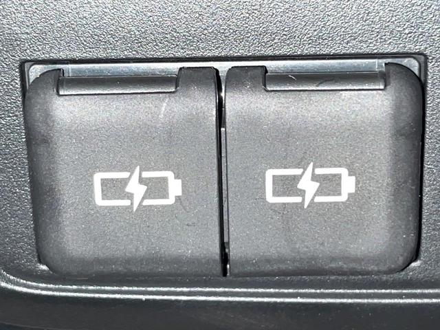 カローラツーリング ハイブリッド　ダブルバイビー　禁煙車　セーフティセンス　純正１０．５型ナビ　バックカメラ　前席シートヒーター　ＡＣ１００Ｖ電源　電動パーキングブレーキ　オートハイビーム　ＬＥＤライト　ＥＴＣ　純正１７インチＡＷ（25枚目）