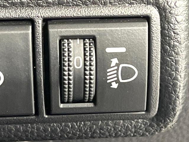 カローラツーリング ハイブリッド　ダブルバイビー　禁煙車　セーフティセンス　純正１０．５型ナビ　バックカメラ　前席シートヒーター　ＡＣ１００Ｖ電源　電動パーキングブレーキ　オートハイビーム　ＬＥＤライト　ＥＴＣ　純正１７インチＡＷ（27枚目）