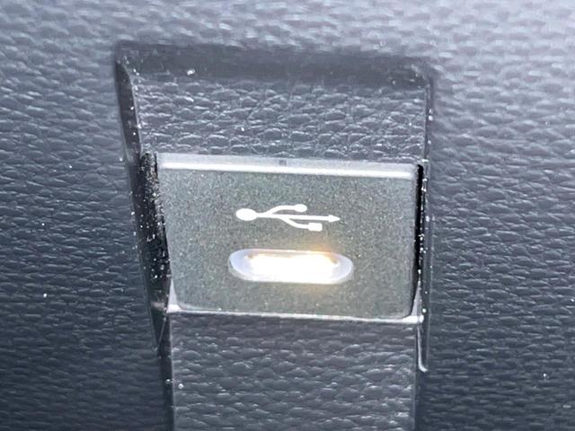 カローラツーリング ハイブリッド　ダブルバイビー　禁煙車　セーフティセンス　純正１０．５型ナビ　バックカメラ　前席シートヒーター　ＡＣ１００Ｖ電源　電動パーキングブレーキ　オートハイビーム　ＬＥＤライト　ＥＴＣ　純正１７インチＡＷ（32枚目）