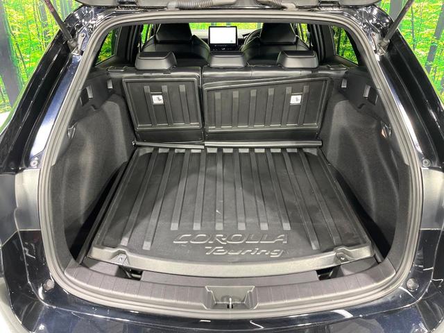 カローラツーリング ハイブリッド　ダブルバイビー　禁煙車　セーフティセンス　純正１０．５型ナビ　バックカメラ　前席シートヒーター　ＡＣ１００Ｖ電源　電動パーキングブレーキ　オートハイビーム　ＬＥＤライト　ＥＴＣ　純正１７インチＡＷ（43枚目）