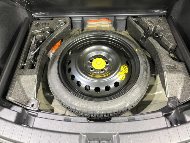 カローラツーリング ハイブリッド　ダブルバイビー　禁煙車　セーフティセンス　純正１０．５型ナビ　バックカメラ　前席シートヒーター　ＡＣ１００Ｖ電源　電動パーキングブレーキ　オートハイビーム　ＬＥＤライト　ＥＴＣ　純正１７インチＡＷ（44枚目）