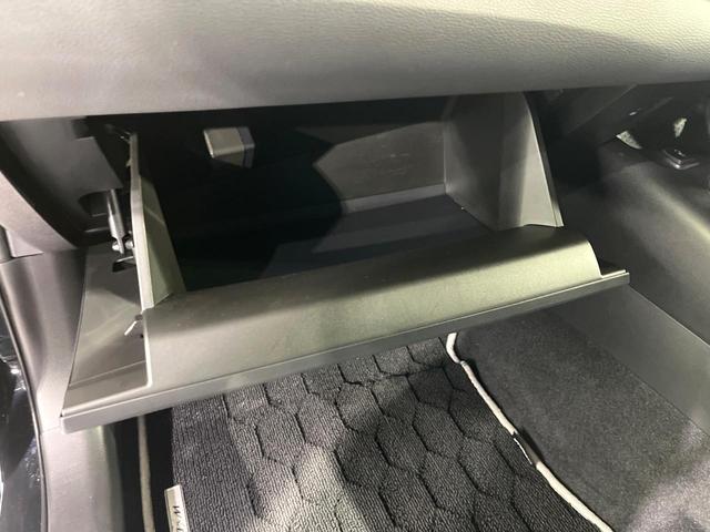 カローラツーリング ハイブリッド　ダブルバイビー　禁煙車　セーフティセンス　純正１０．５型ナビ　バックカメラ　前席シートヒーター　ＡＣ１００Ｖ電源　電動パーキングブレーキ　オートハイビーム　ＬＥＤライト　ＥＴＣ　純正１７インチＡＷ（51枚目）