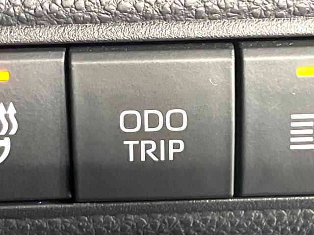 カローラツーリング ハイブリッド　ダブルバイビー　禁煙車　セーフティセンス　純正１０．５型ナビ　バックカメラ　前席シートヒーター　ＡＣ１００Ｖ電源　電動パーキングブレーキ　オートハイビーム　ＬＥＤライト　ＥＴＣ　純正１７インチＡＷ（56枚目）