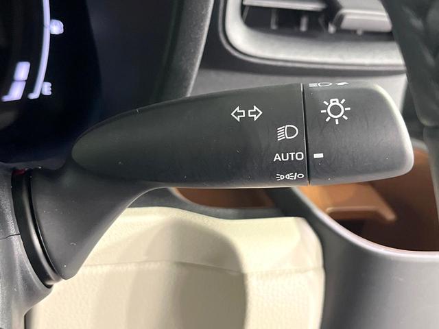 シエンタ ハイブリッドZ 禁煙車 セーフティセンス 純正10.5型ナビ 全周囲カメラ 両側電動スライド AC100V電源 ステアリングヒーター 前席シートヒーター ETC オートハイビーム LEDライト ウィンカーミラー(28枚目)