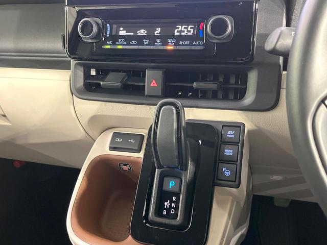 シエンタ ハイブリッドZ 禁煙車 セーフティセンス 純正10.5型ナビ 全周囲カメラ 両側電動スライド AC100V電源 ステアリングヒーター 前席シートヒーター ETC オートハイビーム LEDライト ウィンカーミラー(55枚目)