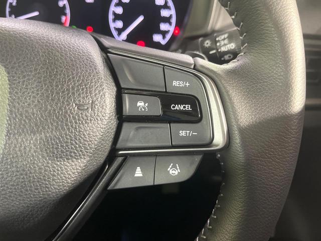ＷＲ－Ｖ Ｚ　禁煙車　ホンダセンシング　ホンダコネクトナビ　レーダークルーズ　バックカメラ　ハーフレザーシート　ＥＴＣ　ドラレコ　スマートキー　ＬＥＤヘッドライト　純正１７インチアルミ　オートライト　オートエアコン（5枚目）