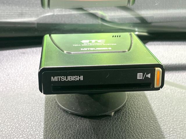 【ＥＴＣ】高速道路の料金所をストレスなく通過！話題のスポットやサービスエリアに多い「スマートＩＣ」利用時は必須のアイテムです。当店でセットアップを実施、ご納車当日からすぐにご利用いただけます！