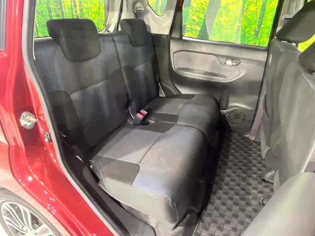後部座席も気になるようなキズ・汚れやへたり等、大きなダメージはなく、良好な状態です。