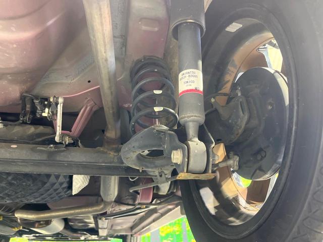 お車を安心してお乗りいただく為には、足回りの定期点検が欠かせません。サービスサポート（有償保証）では無料点検もご提供しており、安心のカーライフをお過ごしいただけるサポート体制が整っています。