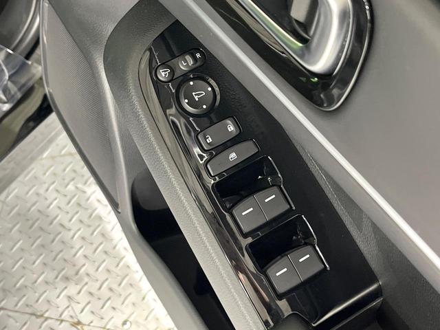 ヴェゼル ｅ：ＨＥＶ　Ｚ　禁煙車　ホンダセンシング　純正９型ナビ　バックカメラ　前席シートヒーター　ブラインドスポットモニター　電動パーキングブレーキ　パドルシフト　コーナーセンサー　シーケンシャルターンランプ　ＥＴＣ（44枚目）