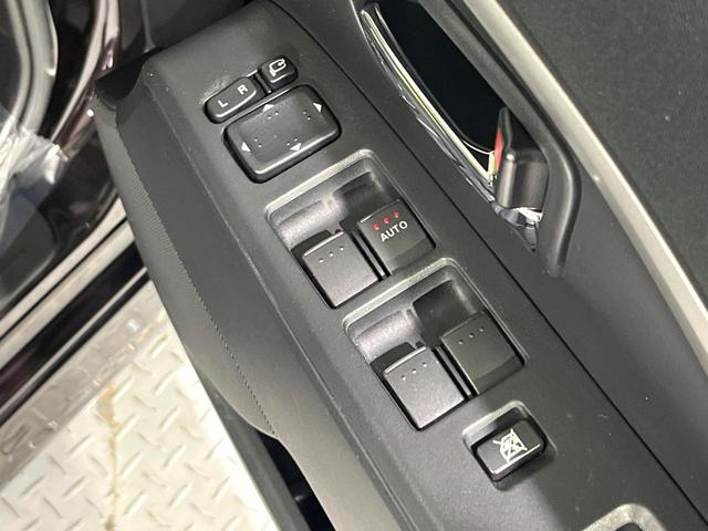 プレマシー ２０Ｓ－スカイアクティブ　Ｌパッケージ　両側電動ドア　純正ナビ　バックカメラ　禁煙車　スマートキー　ＨＩＤヘッド　ビルトインＥＴＣ　クルコン　純正１７インチアルミ　オートライト　オートエアコン　Ｂｌｕｅｔｏｏｔｈ　ＣＤ　ＤＶＤ再生　地デジ（32枚目）