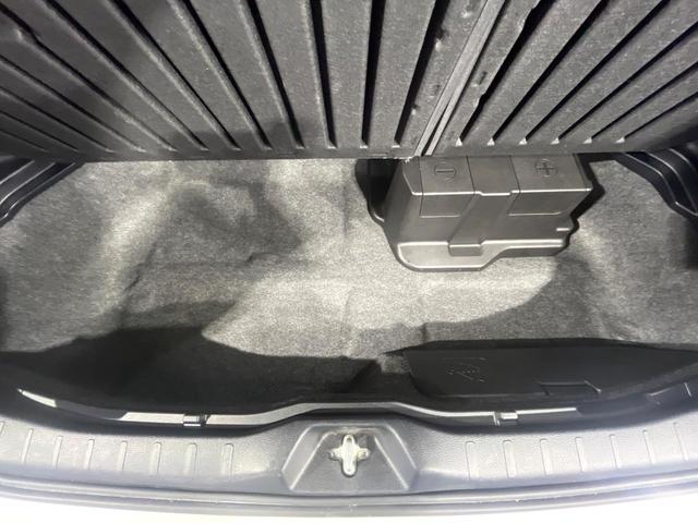 ノア ハイブリッドＧ　禁煙車　９型ナビ　Ｂｌｕｅｔｏｏｔｈ再生　バックカメラ　リアモニター　両側電動スライド　リアオートエアコン　前席シートヒーター　ＥＴＣ　クルーズコントロール　ＬＥＤライト　オートライト　７人乗り（39枚目）