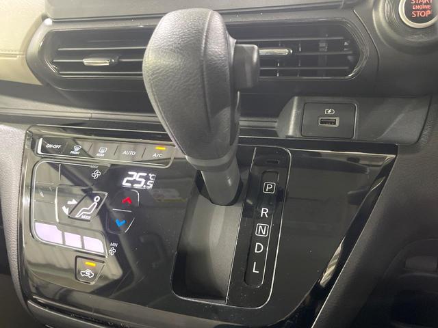 デイズ Ｘ　禁煙車　衝突被害軽減装置　メモリーナビ　全周囲カメラ　オートエアコン　オートライト　ＥＴＣ　スマートキー　プッシュスタート　純正１４インチアルミホイール　シートリフター　アイドリングストップ（21枚目）