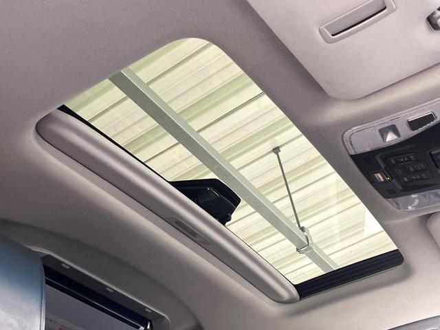 アルファード ２．５Ｓ　Ｃパッケージ　禁煙車　サンルーフ　フリップダウンモニター　ＢＩＧ－Ｘ１１インチナビ　バックカメラ　衝突軽減装置　レーダークルーズ　パワーバックドア　パワーシート　シートベンチレーション　ステアリングヒーター（3枚目）