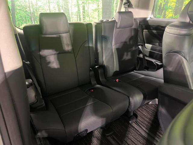 アルファード ２．５Ｓ　Ｃパッケージ　禁煙車　サンルーフ　フリップダウンモニター　ＢＩＧ－Ｘ１１インチナビ　バックカメラ　衝突軽減装置　レーダークルーズ　パワーバックドア　パワーシート　シートベンチレーション　ステアリングヒーター（11枚目）