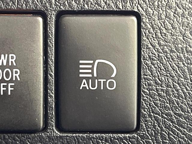 アルファード ２．５Ｓ　Ｃパッケージ　禁煙車　サンルーフ　フリップダウンモニター　ＢＩＧ－Ｘ１１インチナビ　バックカメラ　衝突軽減装置　レーダークルーズ　パワーバックドア　パワーシート　シートベンチレーション　ステアリングヒーター（50枚目）