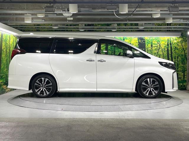 アルファード ２．５Ｓ　Ｃパッケージ　禁煙車　サンルーフ　フリップダウンモニター　ＢＩＧ－Ｘ１１インチナビ　バックカメラ　衝突軽減装置　レーダークルーズ　パワーバックドア　パワーシート　シートベンチレーション　ステアリングヒーター（54枚目）