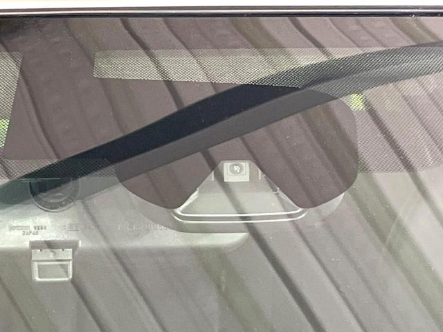 エクストレイル ２０Ｘｔｔ　エマージェンシーブレーキパッケージ　４ＷＤ　７人乗　禁煙車　パノラマルーフ　衝突軽減　純正ナビ　全周囲カメラ　クルコン　電動リアゲート　ＬＥＤライト　オートライト　オートエアコン　ダウンヒルアシスト　横滑り防止装置　純正１８ＡＷ（4枚目）