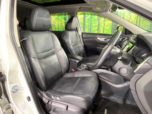 エクストレイル ２０Ｘｔｔ　エマージェンシーブレーキパッケージ　４ＷＤ　７人乗　禁煙車　パノラマルーフ　衝突軽減　純正ナビ　全周囲カメラ　クルコン　電動リアゲート　ＬＥＤライト　オートライト　オートエアコン　ダウンヒルアシスト　横滑り防止装置　純正１８ＡＷ（8枚目）