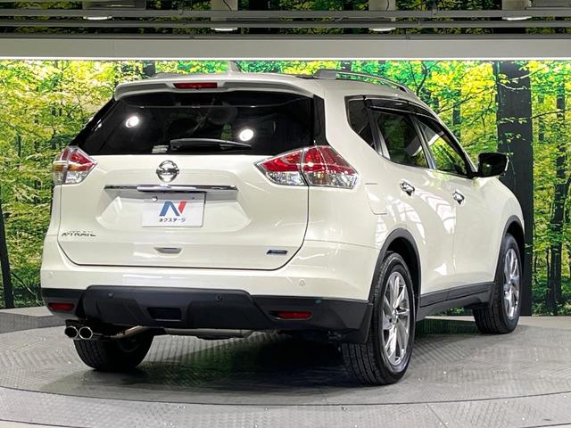 エクストレイル ２０Ｘｔｔ　エマージェンシーブレーキパッケージ　４ＷＤ　７人乗　禁煙車　パノラマルーフ　衝突軽減　純正ナビ　全周囲カメラ　クルコン　電動リアゲート　ＬＥＤライト　オートライト　オートエアコン　ダウンヒルアシスト　横滑り防止装置　純正１８ＡＷ（17枚目）