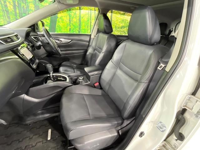 エクストレイル ２０Ｘｔｔ　エマージェンシーブレーキパッケージ　４ＷＤ　７人乗　禁煙車　パノラマルーフ　衝突軽減　純正ナビ　全周囲カメラ　クルコン　電動リアゲート　ＬＥＤライト　オートライト　オートエアコン　ダウンヒルアシスト　横滑り防止装置　純正１８ＡＷ（34枚目）