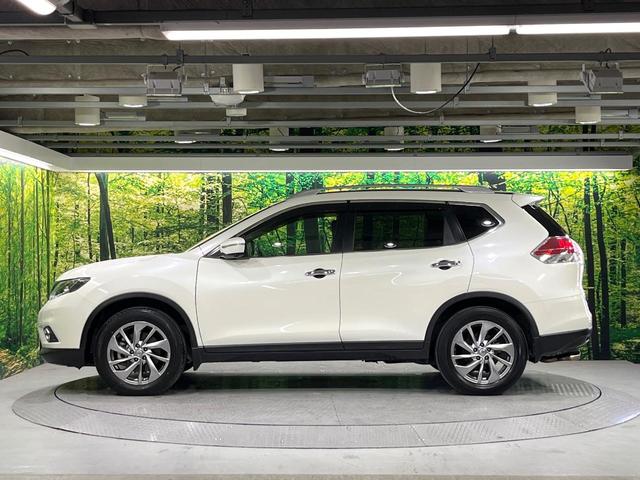 エクストレイル ２０Ｘｔｔ　エマージェンシーブレーキパッケージ　４ＷＤ　７人乗　禁煙車　パノラマルーフ　衝突軽減　純正ナビ　全周囲カメラ　クルコン　電動リアゲート　ＬＥＤライト　オートライト　オートエアコン　ダウンヒルアシスト　横滑り防止装置　純正１８ＡＷ（42枚目）