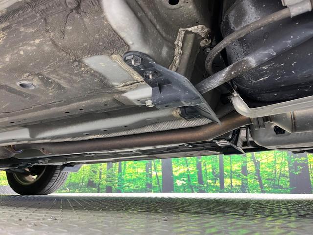 エクストレイル ２０Ｘｔｔ　エマージェンシーブレーキパッケージ　４ＷＤ　７人乗　禁煙車　パノラマルーフ　衝突軽減　純正ナビ　全周囲カメラ　クルコン　電動リアゲート　ＬＥＤライト　オートライト　オートエアコン　ダウンヒルアシスト　横滑り防止装置　純正１８ＡＷ（43枚目）