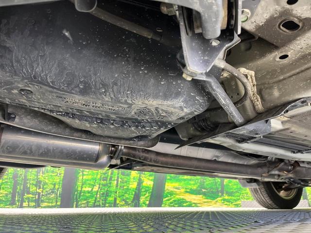 エクストレイル ２０Ｘｔｔ　エマージェンシーブレーキパッケージ　４ＷＤ　７人乗　禁煙車　パノラマルーフ　衝突軽減　純正ナビ　全周囲カメラ　クルコン　電動リアゲート　ＬＥＤライト　オートライト　オートエアコン　ダウンヒルアシスト　横滑り防止装置　純正１８ＡＷ（44枚目）