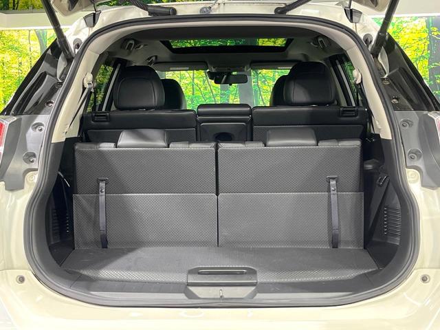 エクストレイル ２０Ｘｔｔ　エマージェンシーブレーキパッケージ　４ＷＤ　７人乗　禁煙車　パノラマルーフ　衝突軽減　純正ナビ　全周囲カメラ　クルコン　電動リアゲート　ＬＥＤライト　オートライト　オートエアコン　ダウンヒルアシスト　横滑り防止装置　純正１８ＡＷ（47枚目）