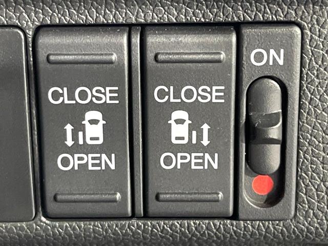 フリード+ クロスター・ホンダセンシング 禁煙車 衝突軽減装置 純正9型ナビ バックカメラ 両側電動スライド 前席シートヒーター ETC 車線逸脱警報 LEDライト オートライト ウィンカーミラー ドラレコ 後席サンシェード(6枚目)