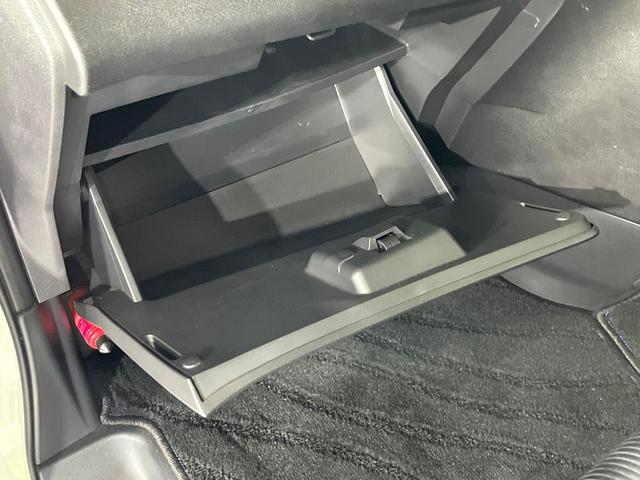 セレナ ハイウェイスターＶ　禁煙車　後期型　プロパイロット　衝突軽減　純正１０型ナビ　全周囲カメラ　フリップダウンモニター　両側電動スライド　ブラインドスポットモニター　デジタルインナーミラー　リアオートエアコン　ＥＴＣ（33枚目）