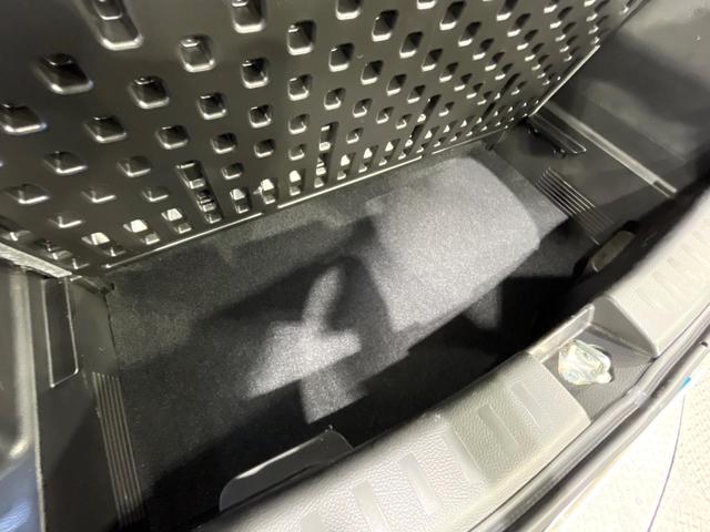 スイフト スタイル－ＤＪＥ　禁煙車　メモリーナビ　バックカメラ　オートエアコン　シートヒーター　パドルシフト　ＥＴＣ　ＨＩＤライト　オートライト　シートリフター　スマートキー　横滑り防止装置　純正１６インチアルミホイール（46枚目）