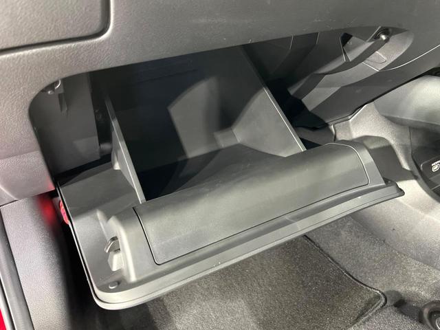 オーラ Ｇ　レザーエディション　禁煙車　２トーンカラー　プロパイロット　衝突軽減　ＢＯＳＥサウンド　純正９型ナビ　全周囲カメラ　シートヒーター　デジタルルームミラー　ブラインドスポットモニター　ステアリングヒーター　ＥＴＣ　ドラレコ（41枚目）